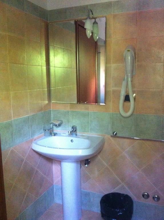 פיוג'י Hotel Eliseo מראה חיצוני תמונה