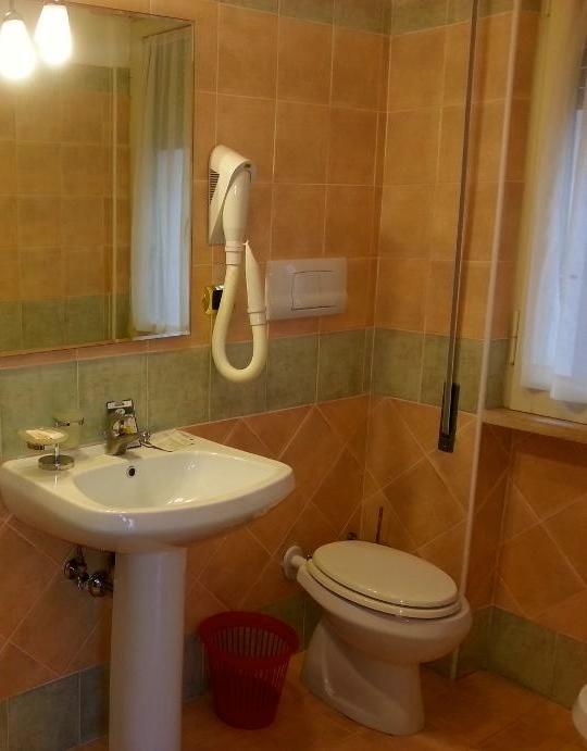פיוג'י Hotel Eliseo מראה חיצוני תמונה