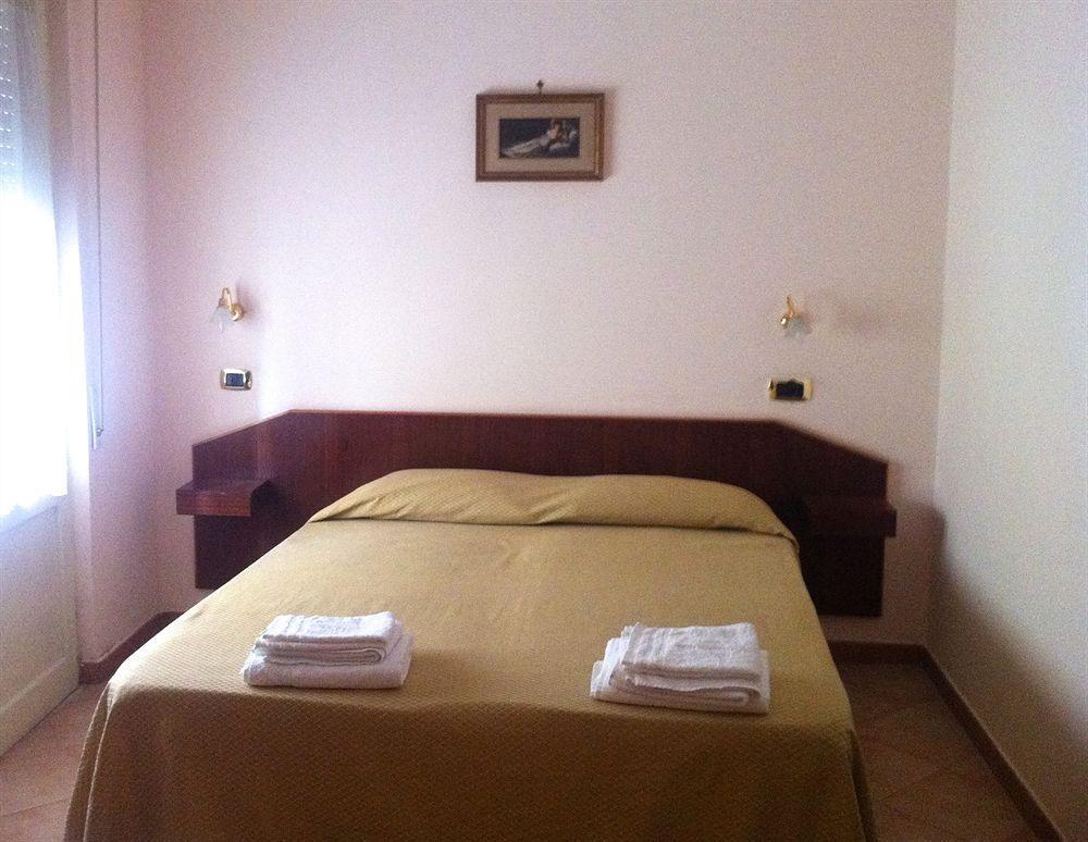 פיוג'י Hotel Eliseo מראה חיצוני תמונה