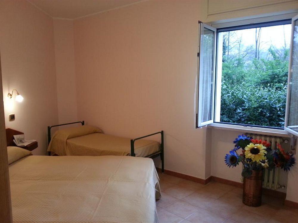 פיוג'י Hotel Eliseo מראה חיצוני תמונה