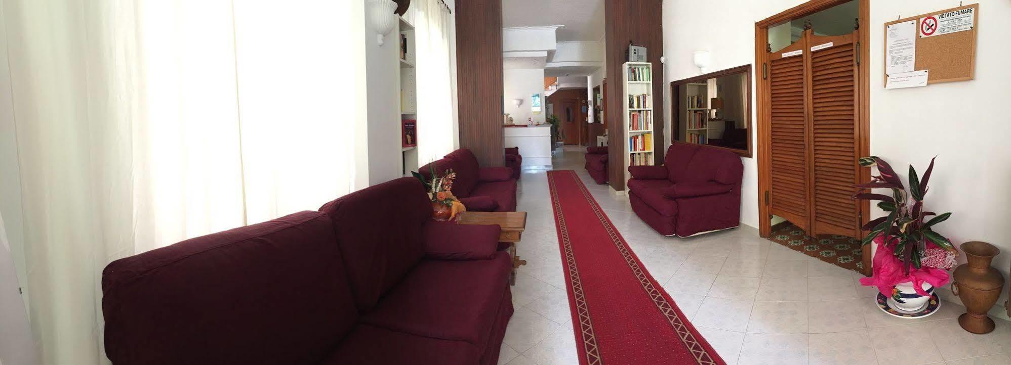 פיוג'י Hotel Eliseo מראה חיצוני תמונה