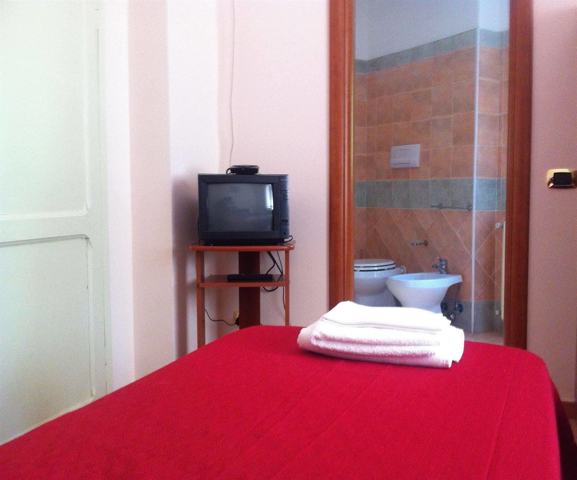 פיוג'י Hotel Eliseo מראה חיצוני תמונה