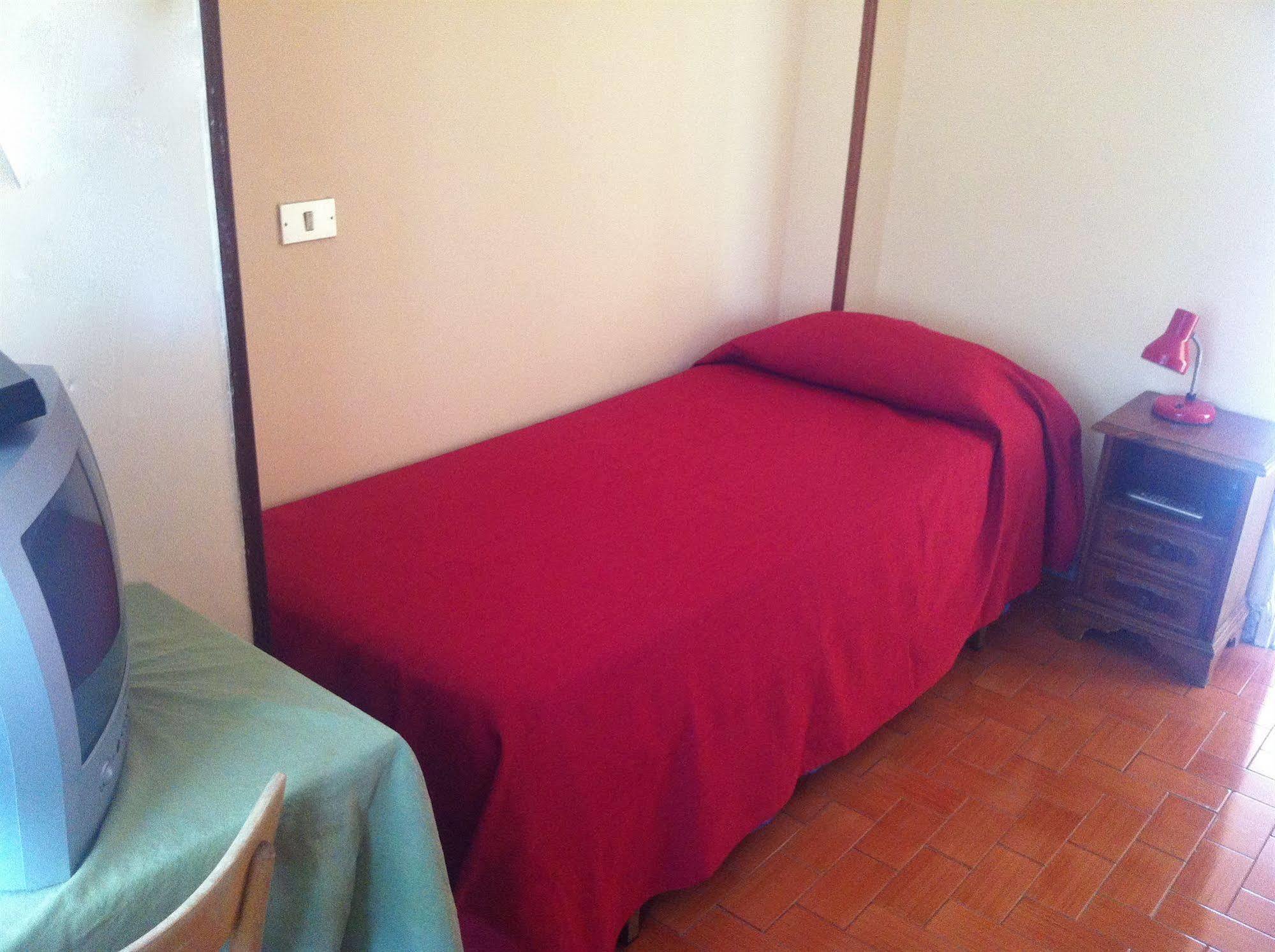 פיוג'י Hotel Eliseo מראה חיצוני תמונה