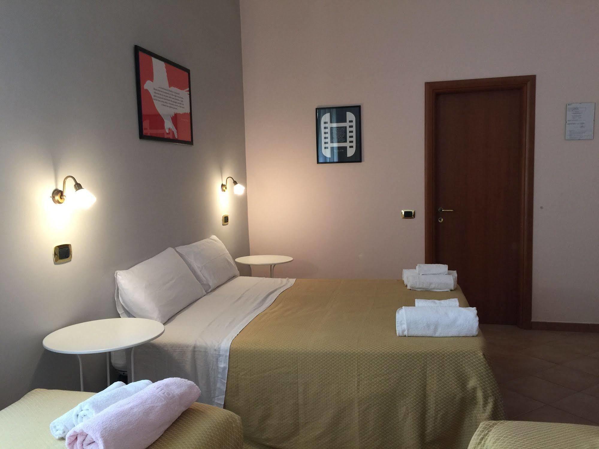 פיוג'י Hotel Eliseo מראה חיצוני תמונה