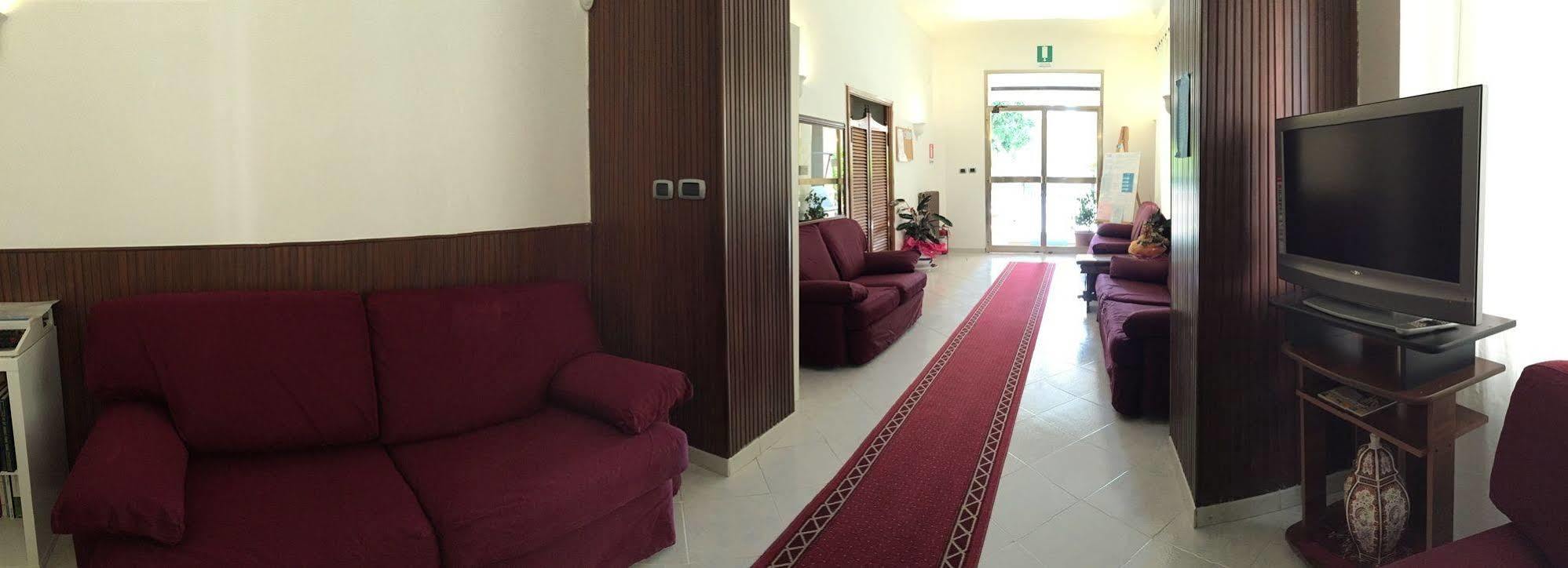 פיוג'י Hotel Eliseo מראה חיצוני תמונה